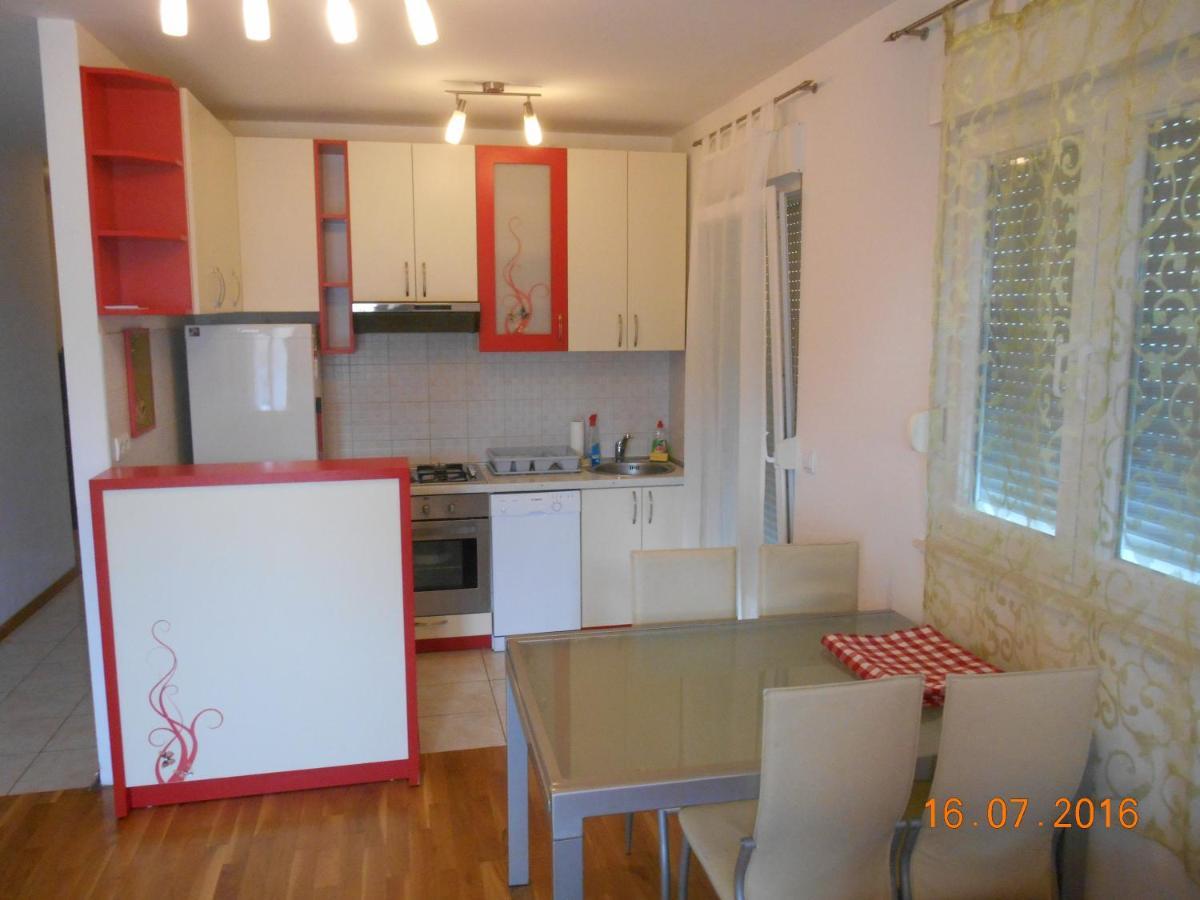 Appartement Toni à Omiš Extérieur photo