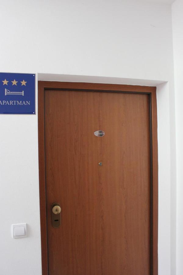 Appartement Toni à Omiš Extérieur photo