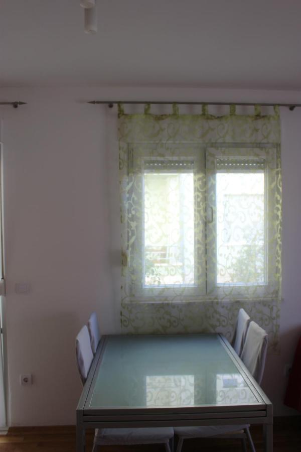 Appartement Toni à Omiš Extérieur photo