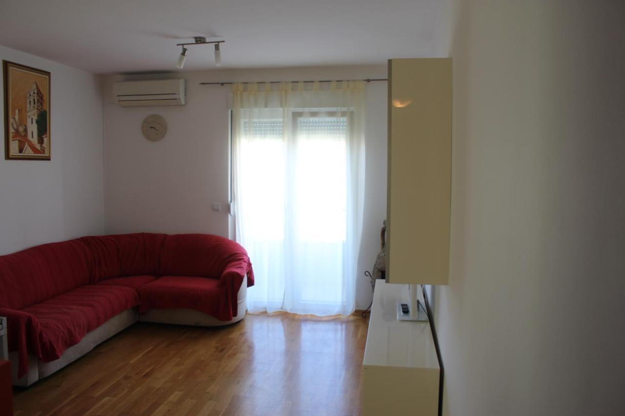 Appartement Toni à Omiš Extérieur photo